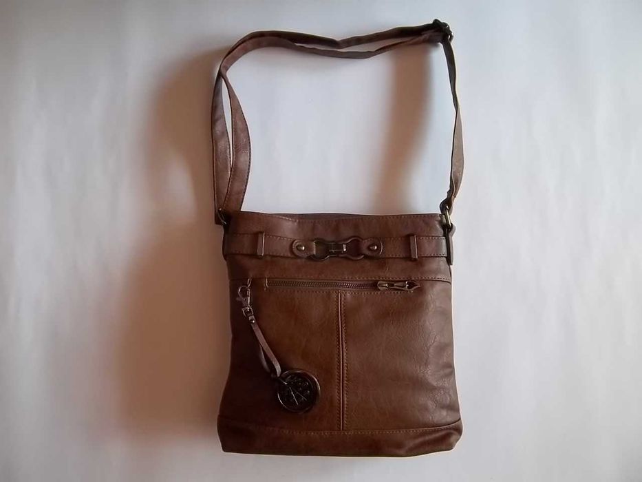 Torebka Romina damska czerwona listonoszka na pasek nowa!