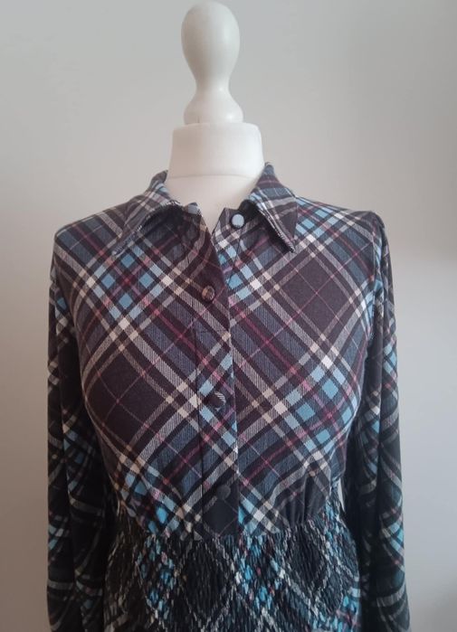 Sukienka NEXT krata 75% wiskoza rozm 38 NOWA
Biust 47 cm
Pas 40 cm