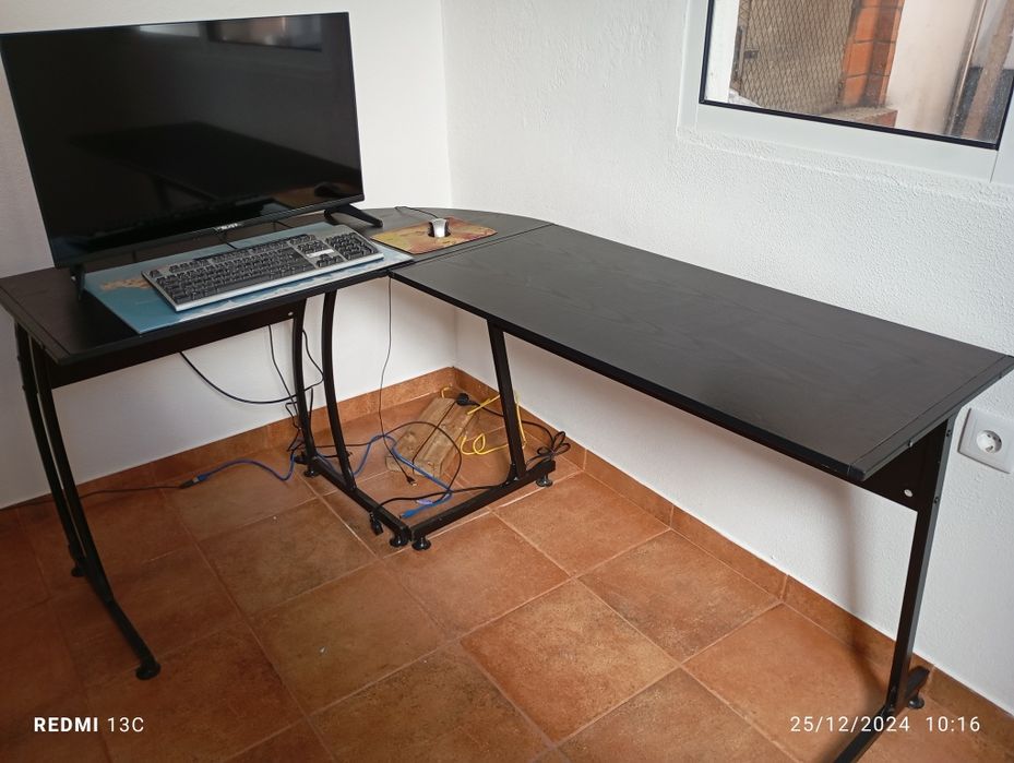 Secretária de canto