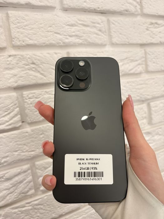 iPhone 16 pro max 256 black titanium