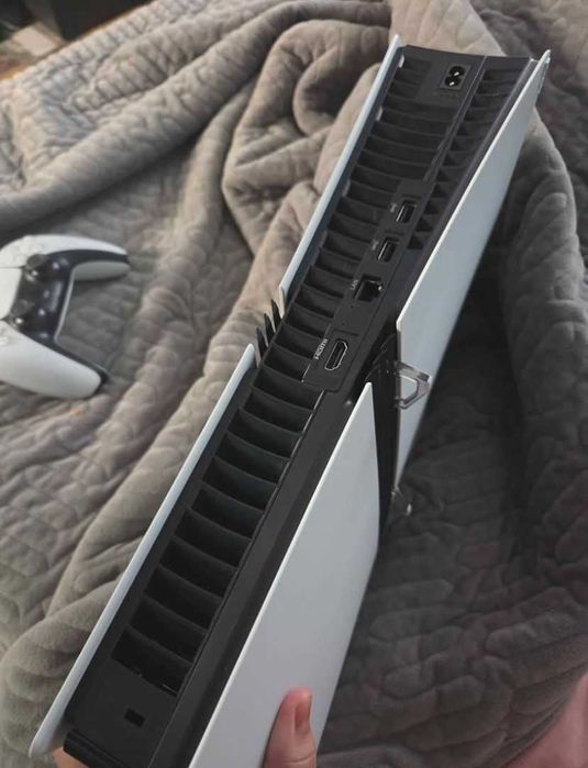 Ps5 pro 1tb com a sua caixa e dois comandos