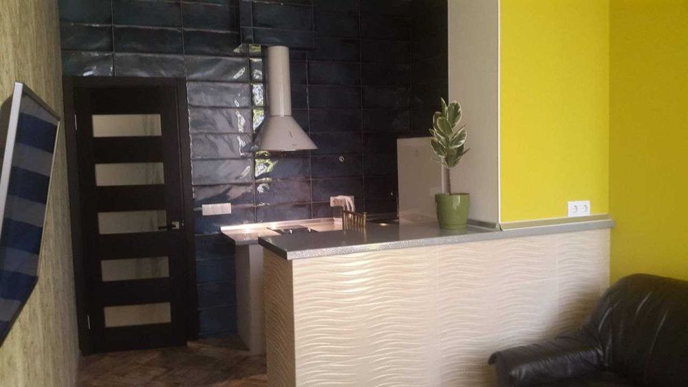 Продаж 1-кімн. квартири 42 м² з ремонтом та меблями — 5 Перлина.
