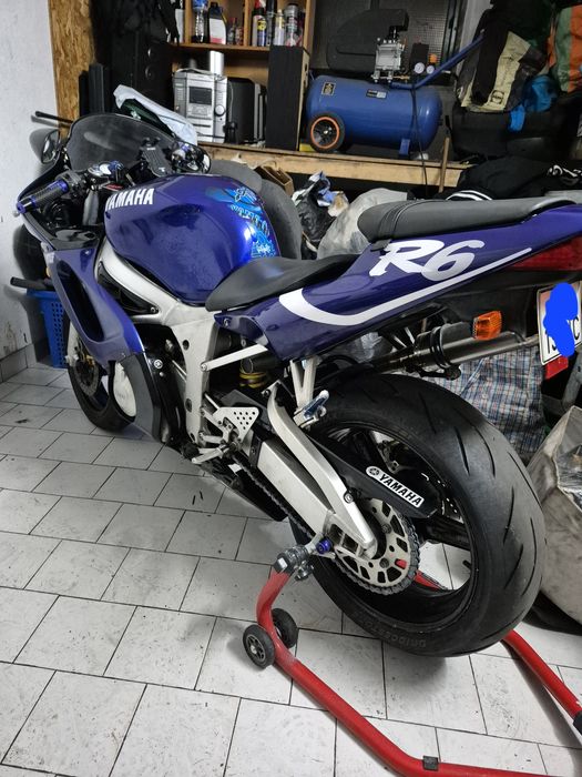 YAMAHA R6 (aceito retoma)