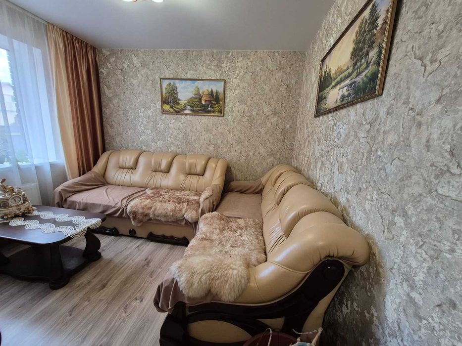 Двоповерховий будинок з ремонтом на Вінницьких Хуторах