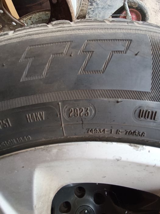 Opony zimowe RAM 265/70r18
