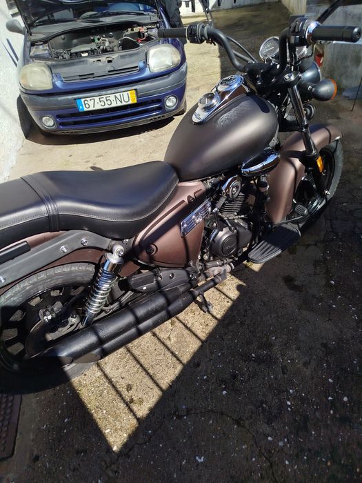 Vendo moto 125 a trabalhar bem