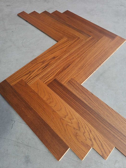 Jodełka klasyczna dąb czerwony lakier 10x65x480 (59 m2)