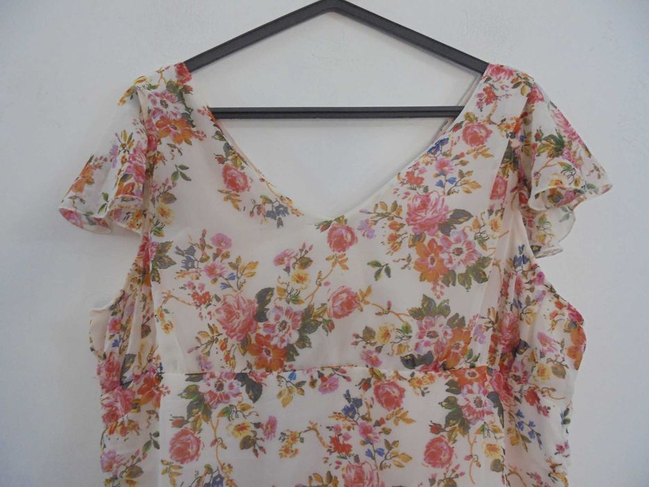 vestido de senhora muito chique novo