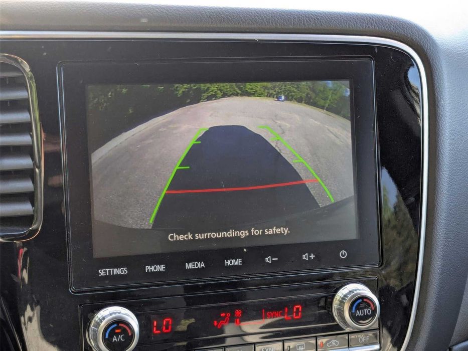 Mitsubishi Outlander Hybrid Plug-in SE      2020