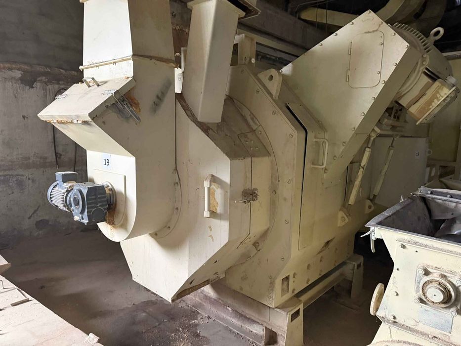 Прес гранулятор для пресування деревних пелет, комбікормів