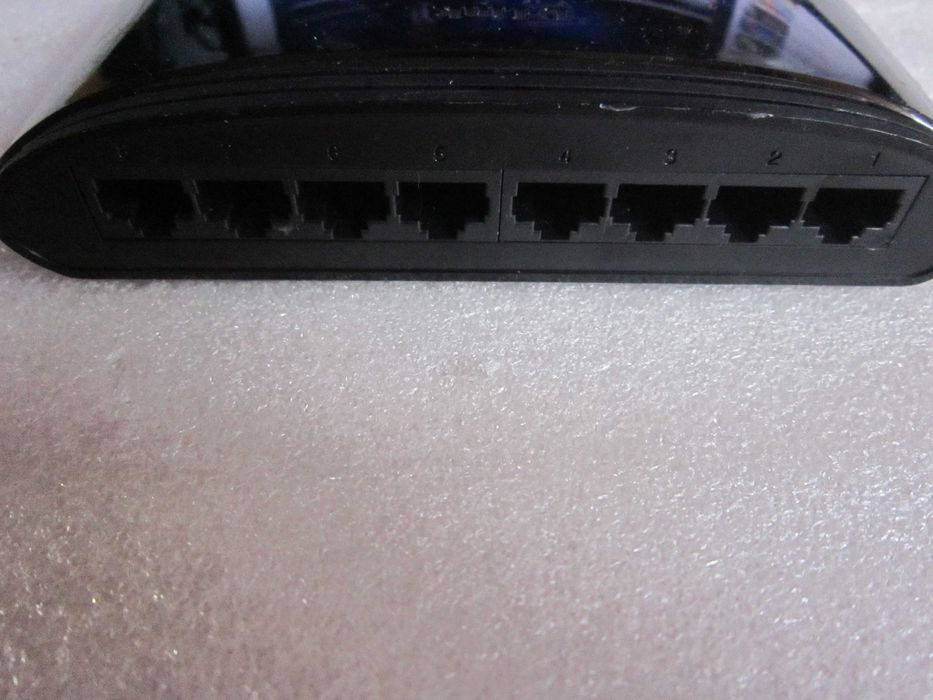 Switch D-Link DES-1008D sprawny na mini usb