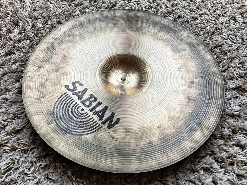 Talerz perkusyjny SABIAN AA MEDIUM CRASH 18"