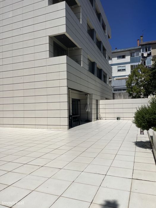 Apartamento T1+1 com Jardim Privativo e Terraço Exclusivo