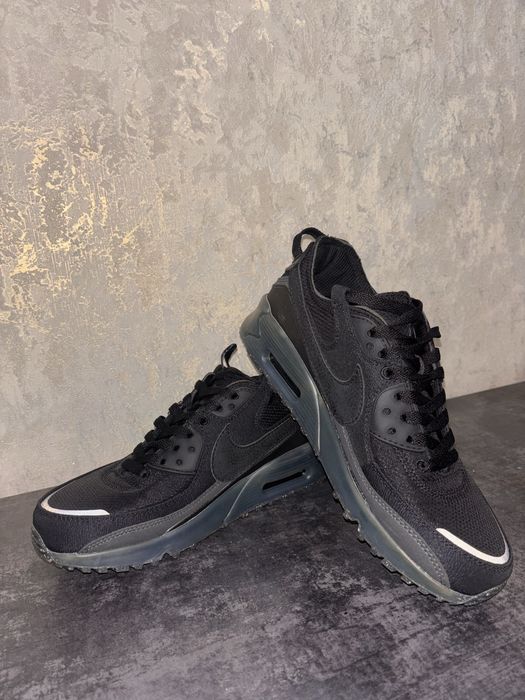 Продам чоловічі кросівки Nike AirMax