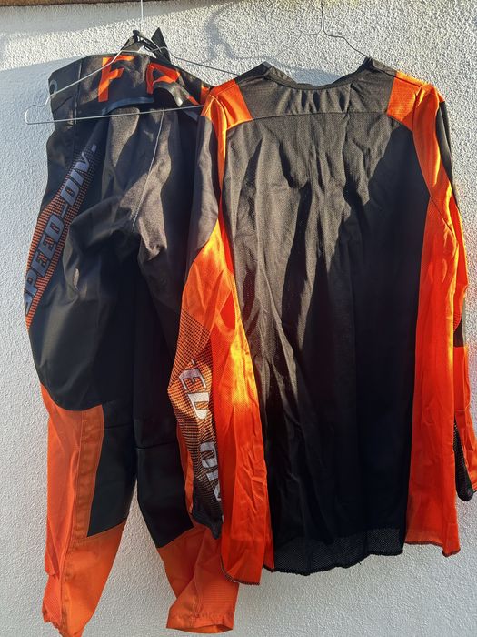 Vendo fatos de motocross fox 360