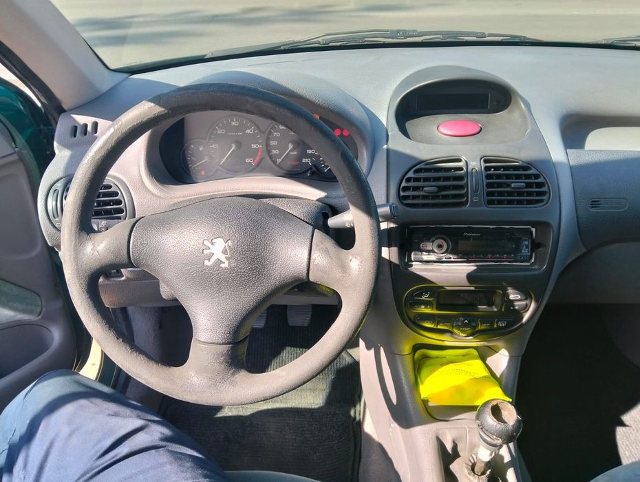 Peugeout 206 HDI ano 2000 comercial