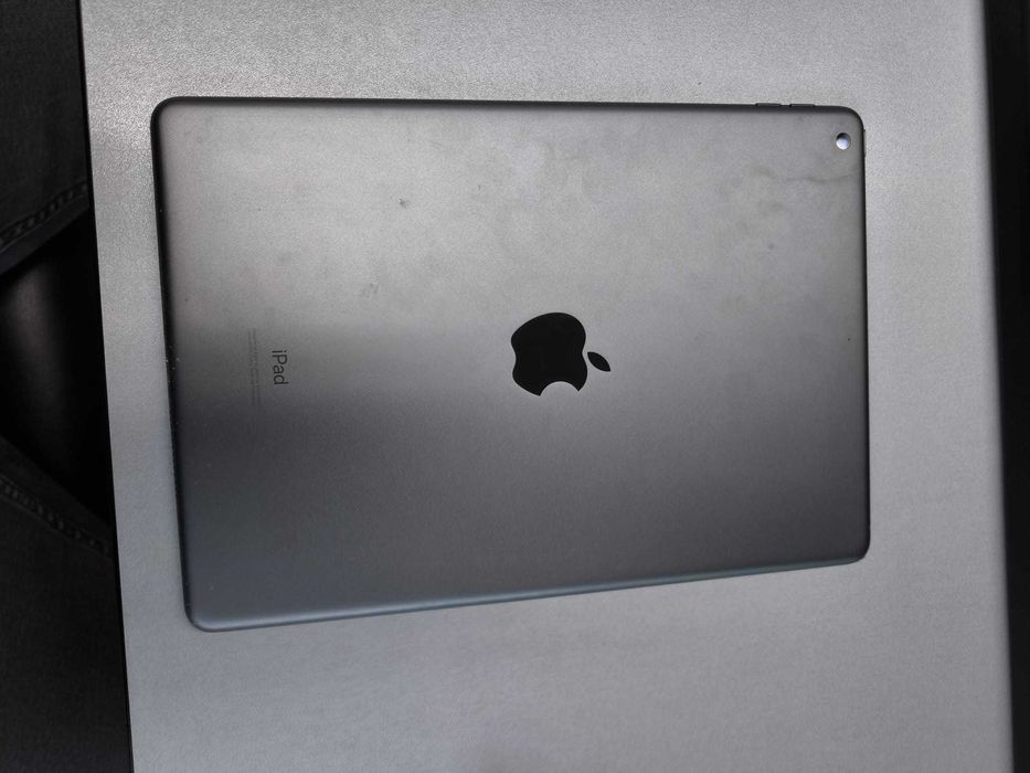 2020 Apple iPad (10,2 polegadas, Wi-Fi, 32 GB), cinzento espacial
