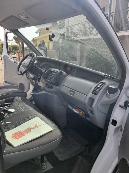 Renault Trafic 2.0 dCi 6 lugares 6 velocidades