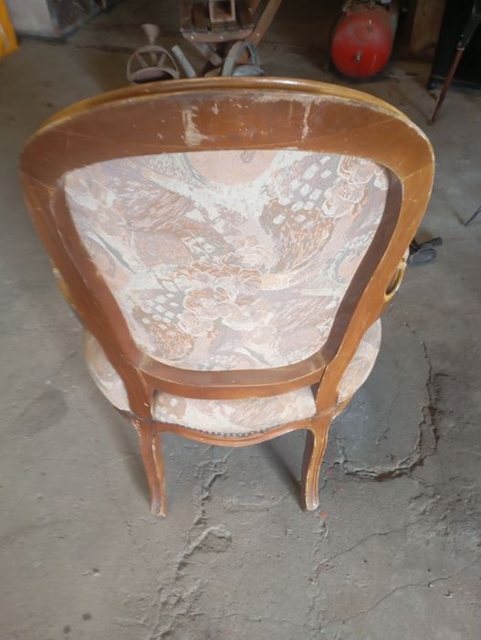 Vendo este cadeirão muito bom estado