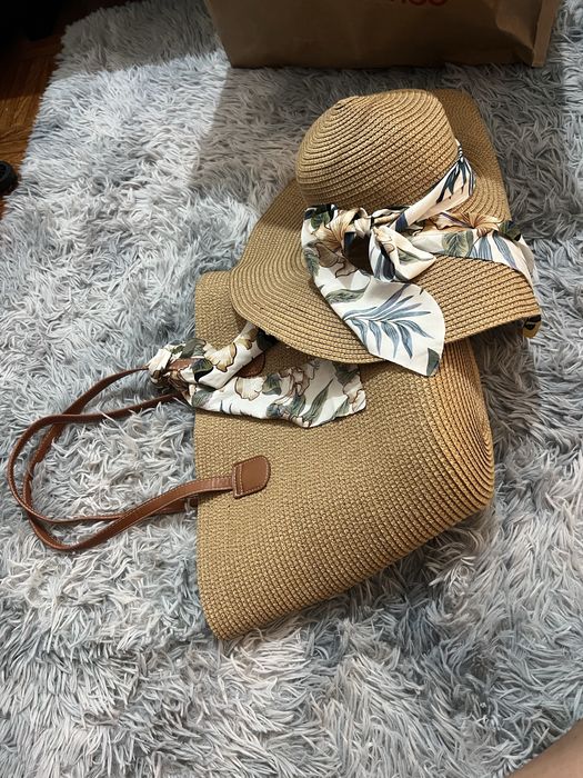 Chapeu e bolsa de praia