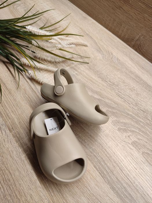 Босоніжки сандалі аквашузи крокси Next