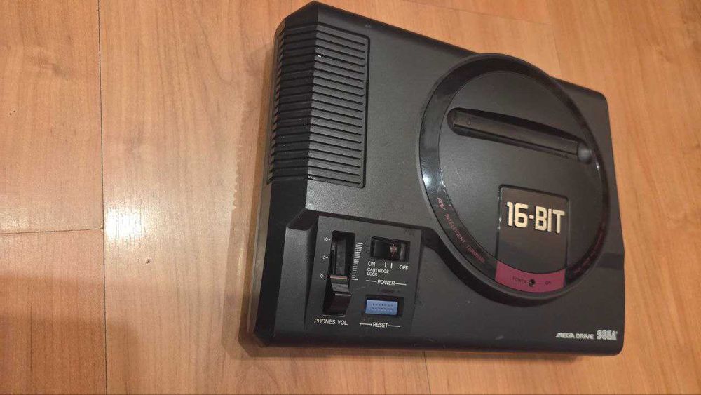 Ігрова приставка Sega Mega Drive з аудіочіпом Yamaha VA1
