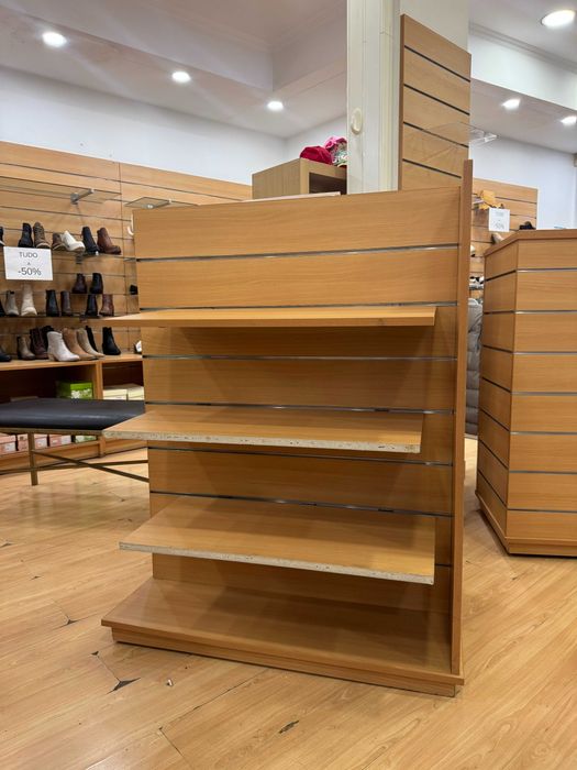 Movel expositor multipainel