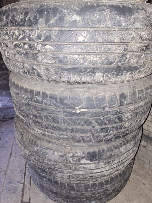 Продам резину 185 65 15 на допал