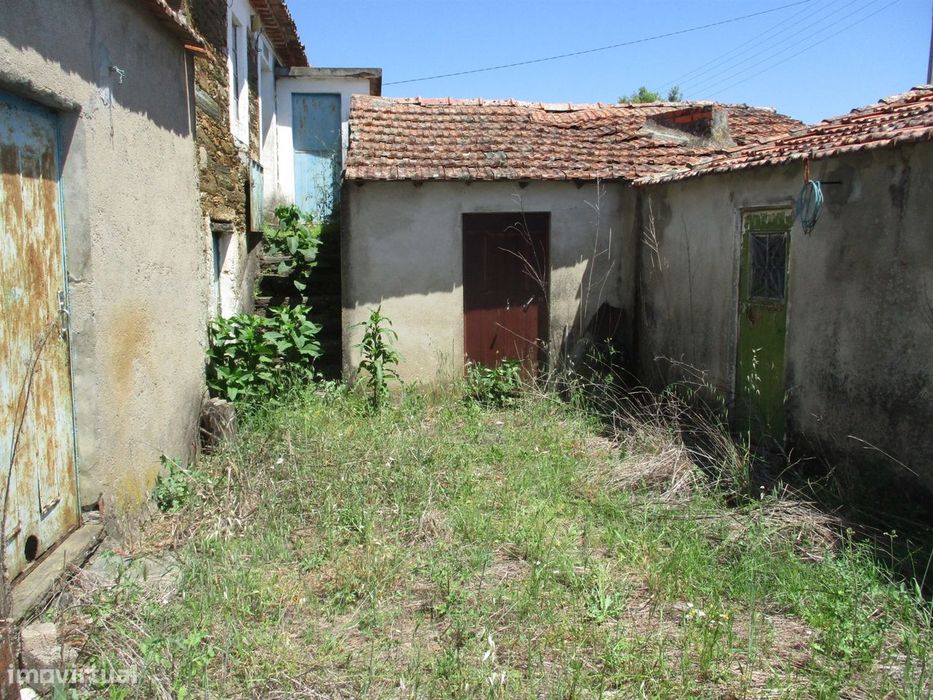 Casa de campo, terreno, Malhada do Cervo