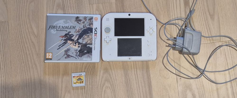 Konsola nintendo 2ds red&white
