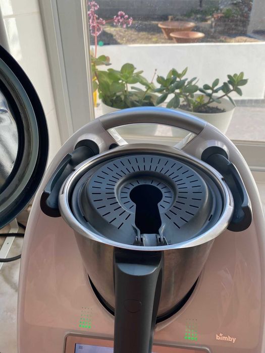 Bimby TM6 Usada em Bom Estado (Com garantia) + Bolsa de Transporte