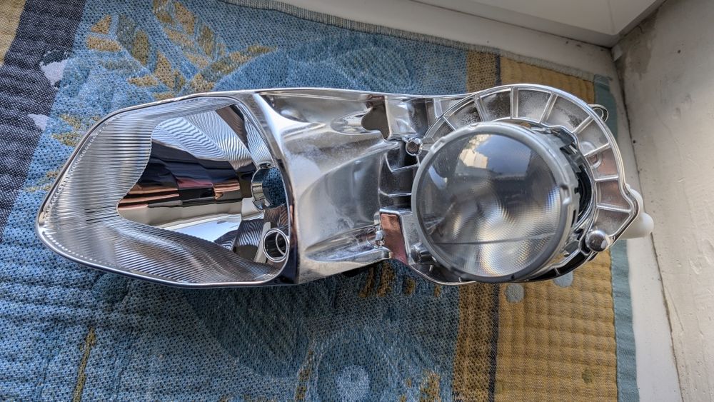 Права лінза з вібивачем на Рено Меган 3 рестайлінг (Renault Megan 3)