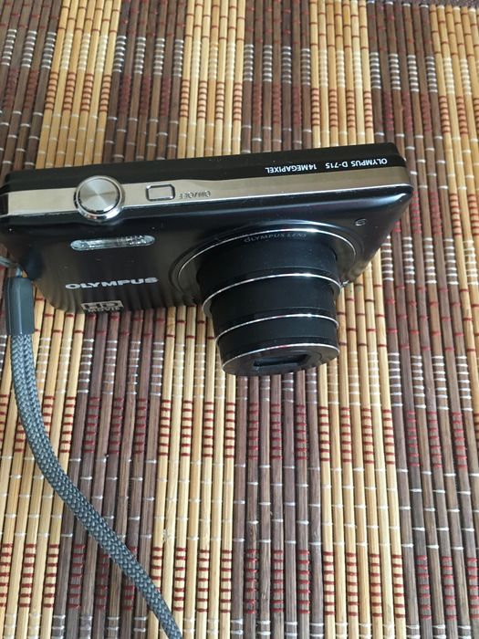 Фотоапарат Olympus D-715