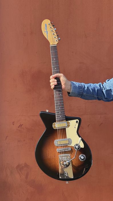 Daro Guitars MODEL P Goldfoils 2024 - Black burst nitro gloss