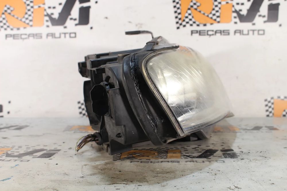 Ótica / farol direita AUDI A4 (8EC, B7)