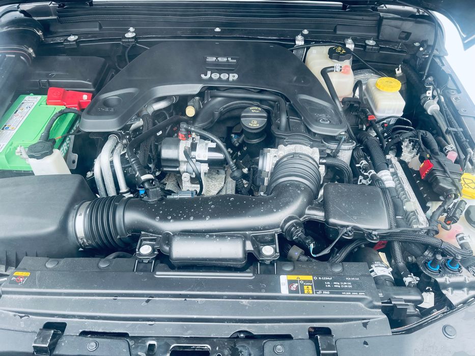 Jeep Wrangler идеальное состояние не крашен!