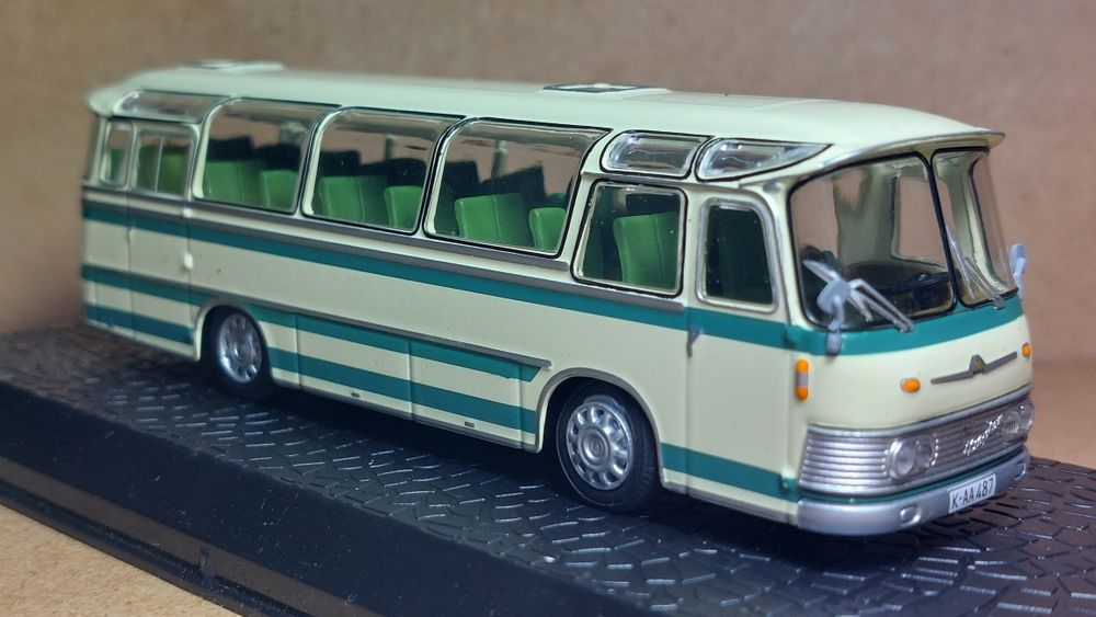 Autocarro Neoplan NH 9L Hamburg 1964