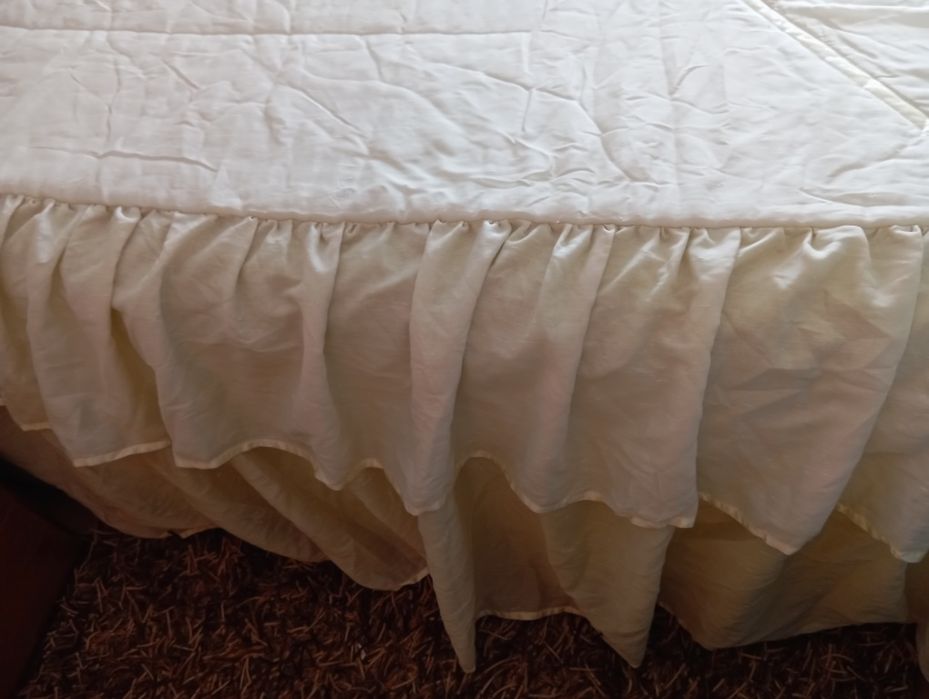 Edredão de cama de casal com 3 almofadas