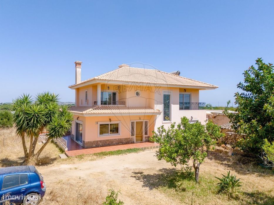 Moradia T4 para venda