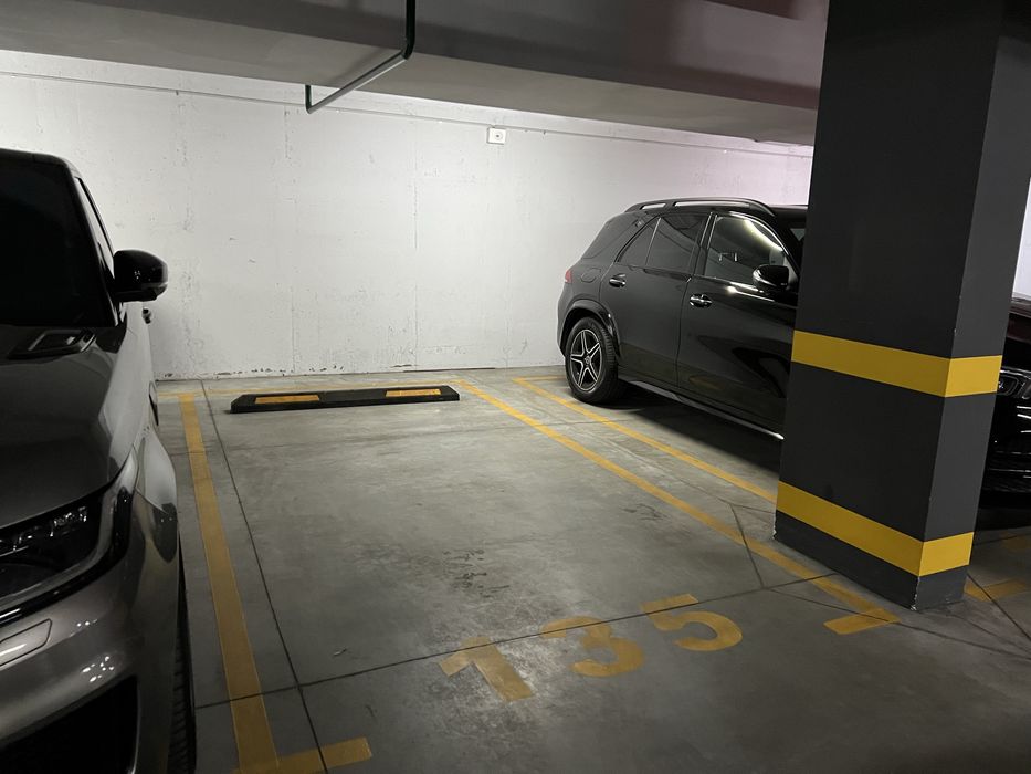 Продам паркомісце ЖК Французький квартал 2 Предславинська 57