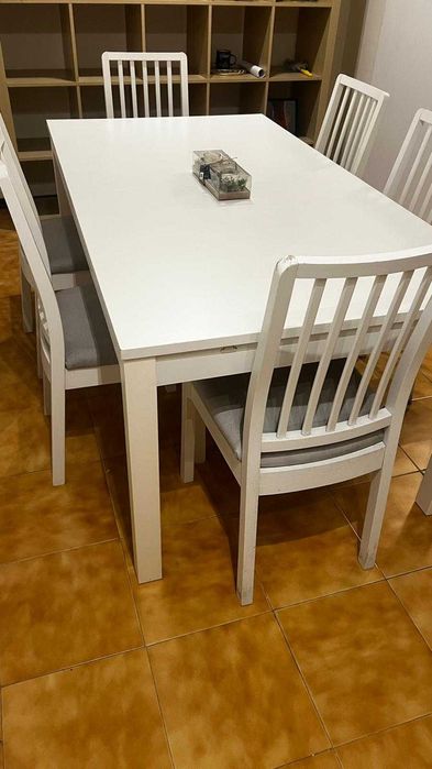 Mesa Branca Ikea 6 Lugares (extensível 8 lugares) + 6 Cadeiras