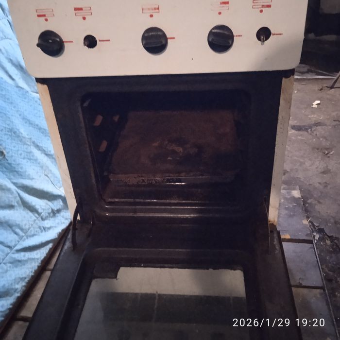 Продам газову плиту стан гарний