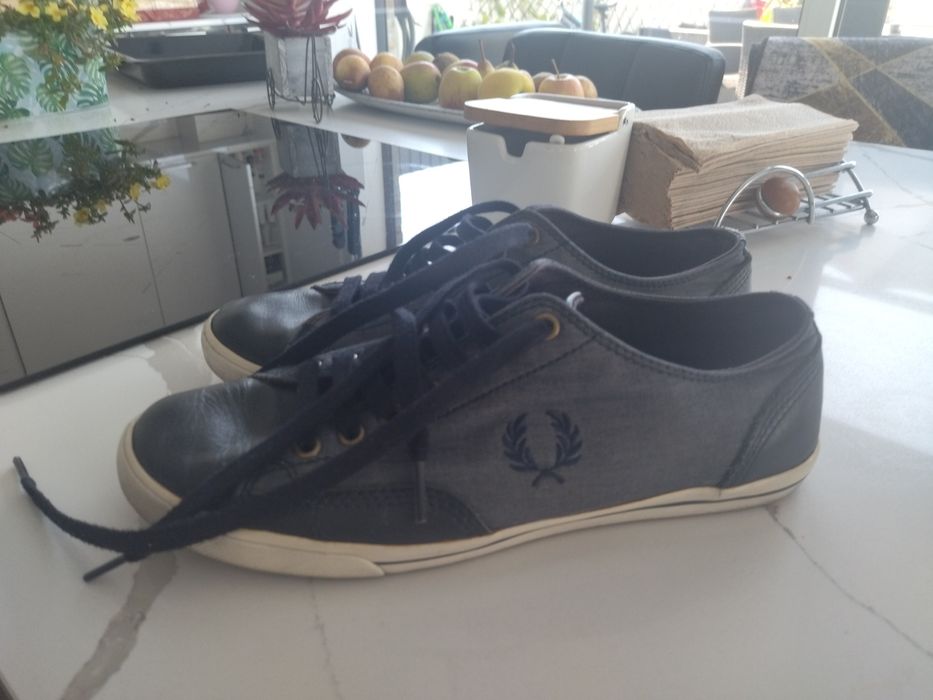 Tênis azul  de  marca 41  em bom estado