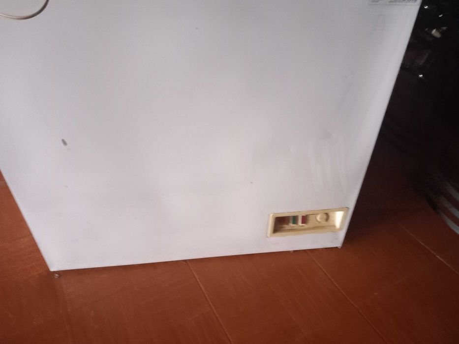 Arca congeladora a funcionar muito bem