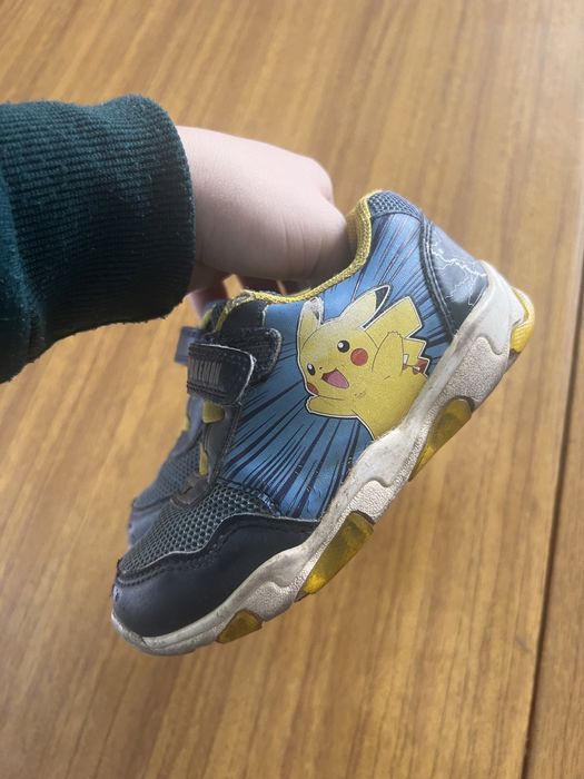 Кросівки сині пікачу