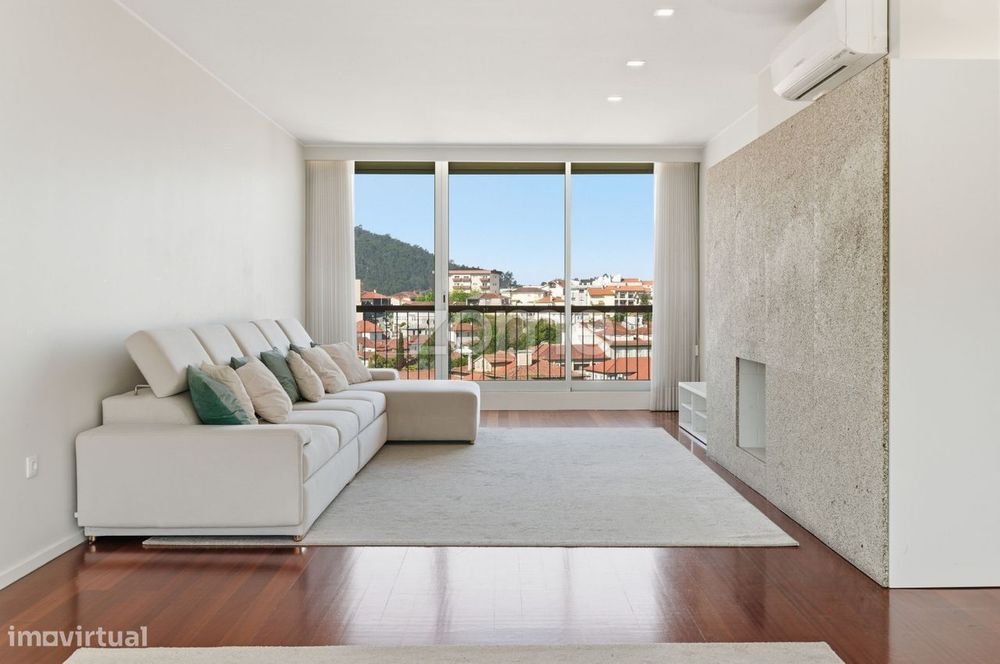Apartamento T3+1 no centro de Vizela