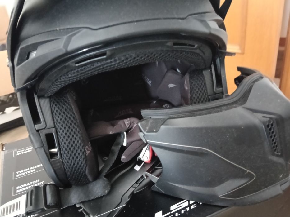 Capacete MT-HEMETS STREET FIGHTER