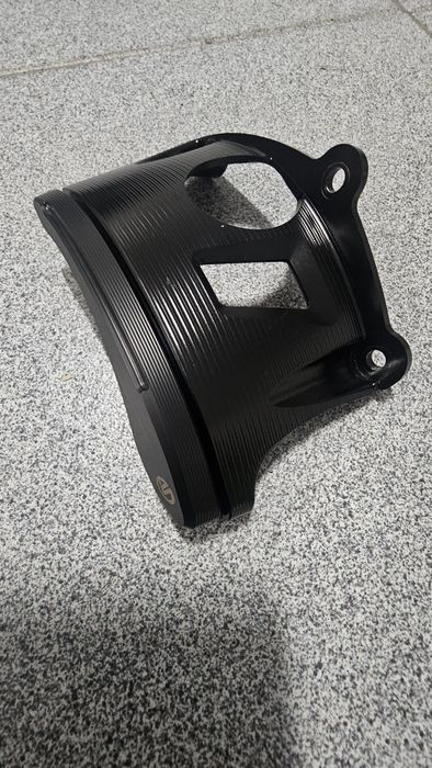 Voge 525 DSX protetor alumínio