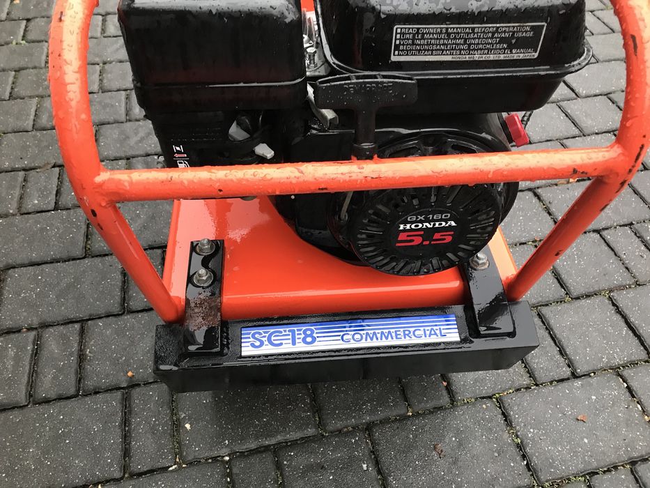 Przecinarka darni Husvarna SC 18