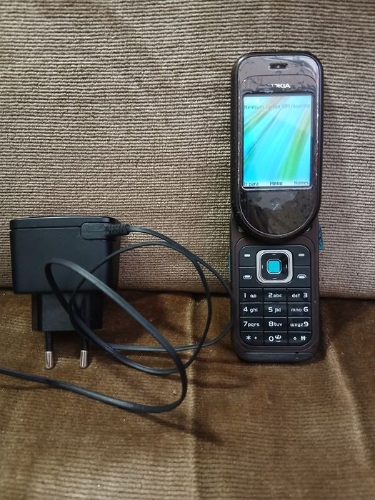 Telemovel nokia c/ carregador